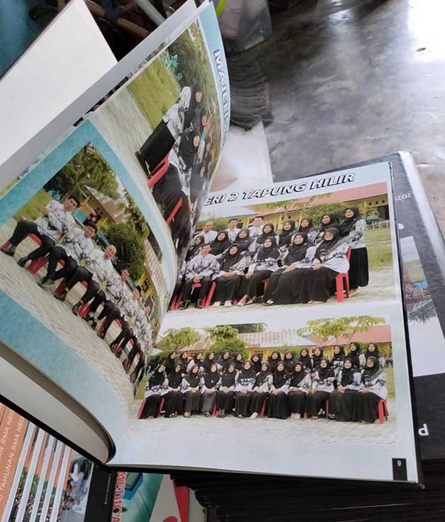 operan cetak buku tahunan