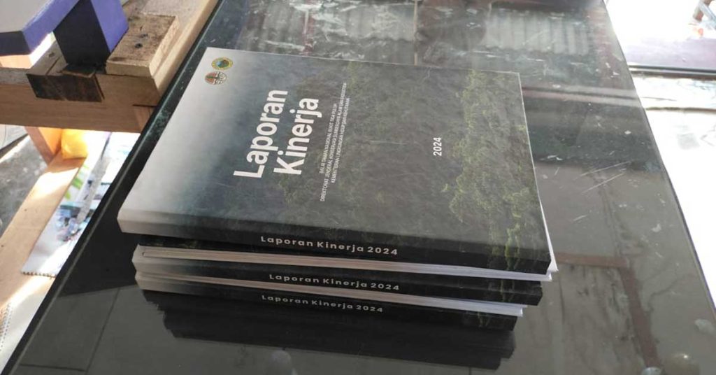 ukuran buku dan majalah